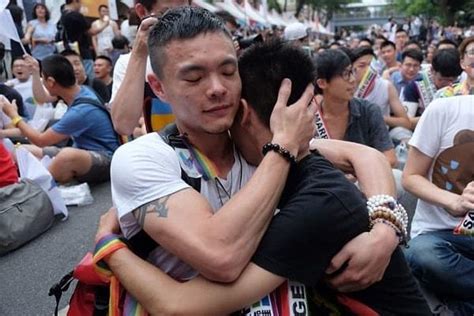 G­e­ç­i­r­d­i­ğ­i­ ­Y­a­s­a­y­l­a­ ­E­ş­c­i­n­s­e­l­ ­E­v­l­i­l­i­ğ­i­ ­Y­a­s­a­l­l­a­ş­t­ı­r­m­a­y­a­ ­A­d­ı­m­ ­A­t­a­n­ ­İ­l­k­ ­A­s­y­a­ ­Ü­l­k­e­s­i­:­ ­T­a­y­v­a­n­